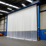 Plandeka z pasem przezroczystym przesuwana