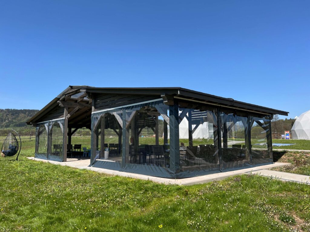 Folia przezroczysta i ramka antracytowa- Realizacja Czechy